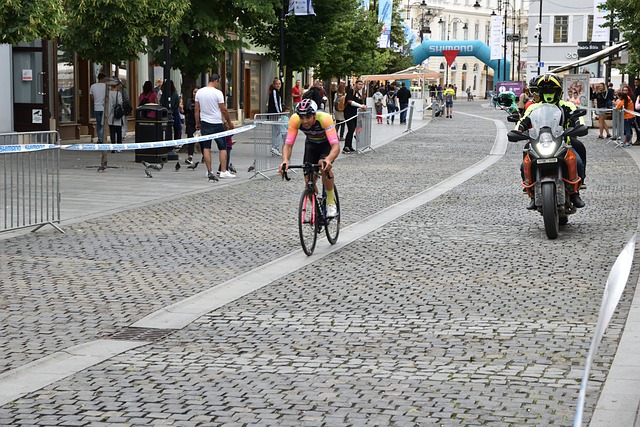 处境艰难 处境艰难